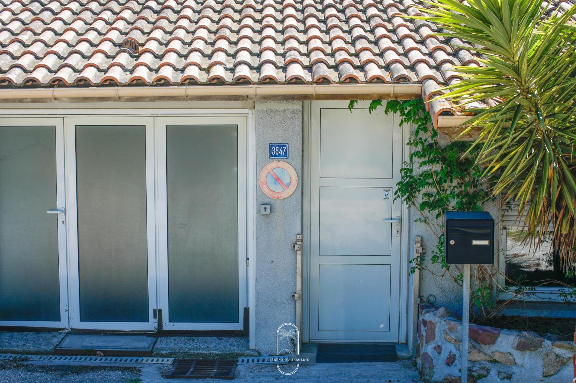 Maison Sur L'Eau-Hyeres-Almanarre-Parkings Clim Wifi By Hc Buitenkant foto