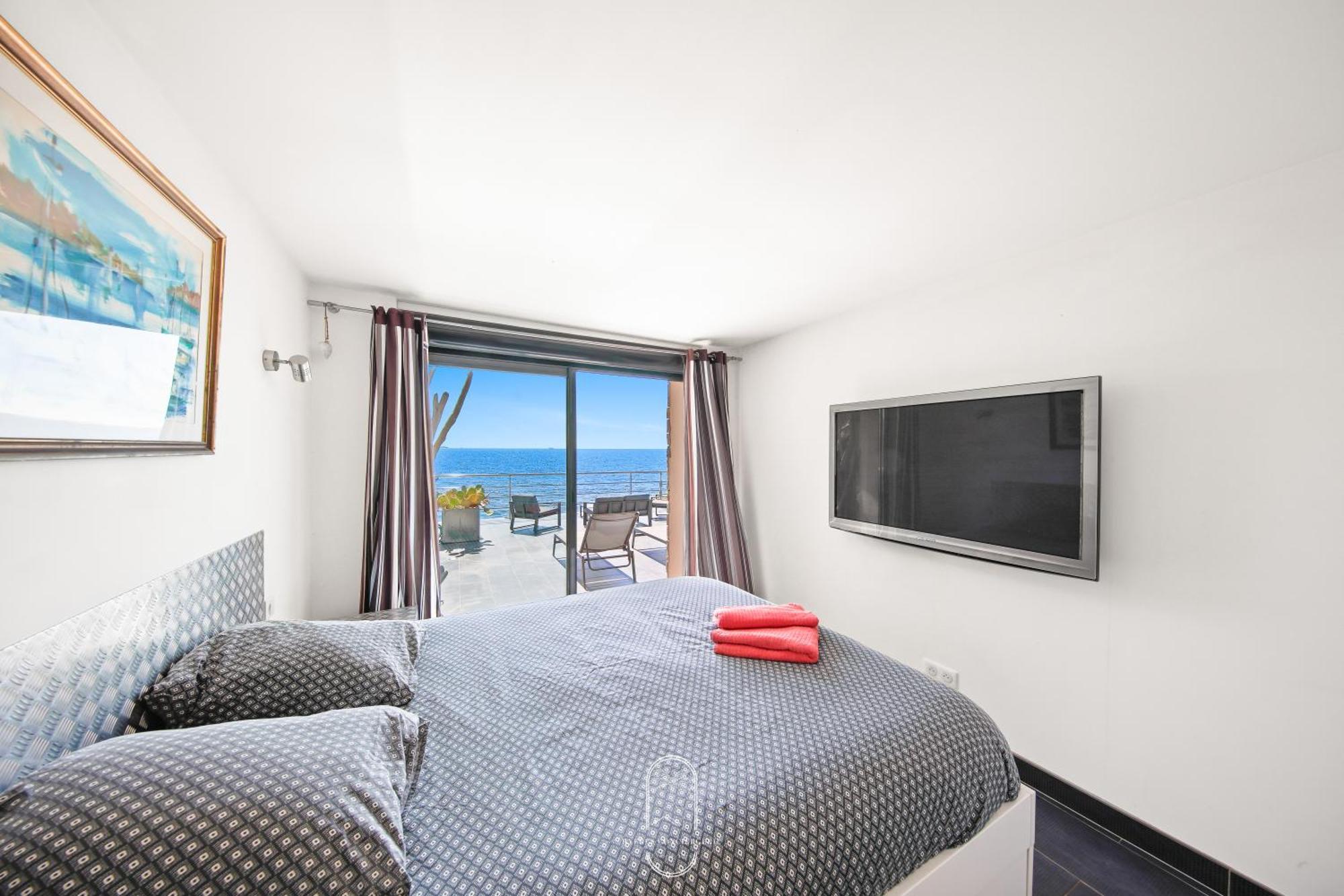 Maison Sur L'Eau-Hyeres-Almanarre-Parkings Clim Wifi By Hc Buitenkant foto